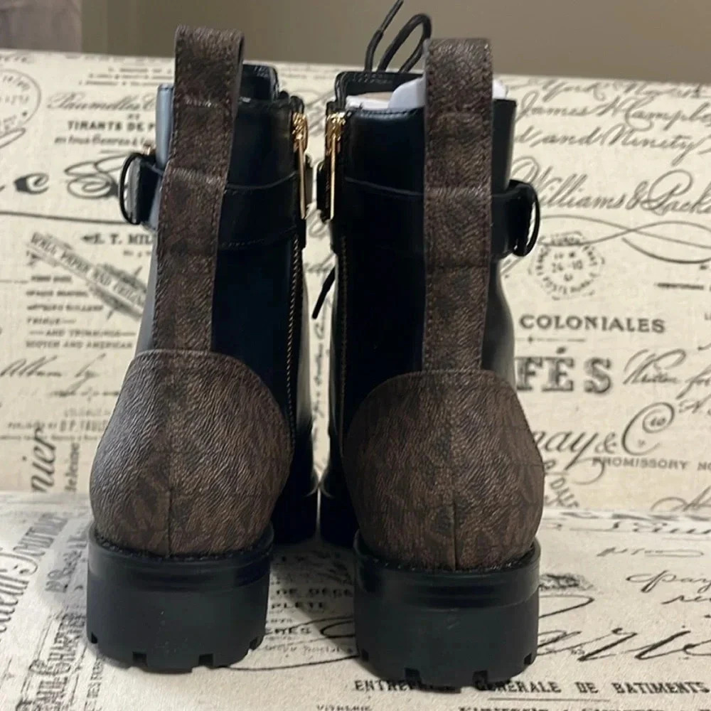 *Final Price* Michael Kors Reed Lace Up Boots black/brown gold logo NEW Size 7.5 - Picture 5 of 7